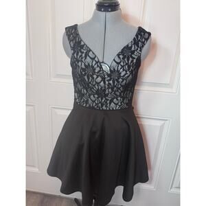 City Studio Juniors' Lace fit & Flare Dress, size 5